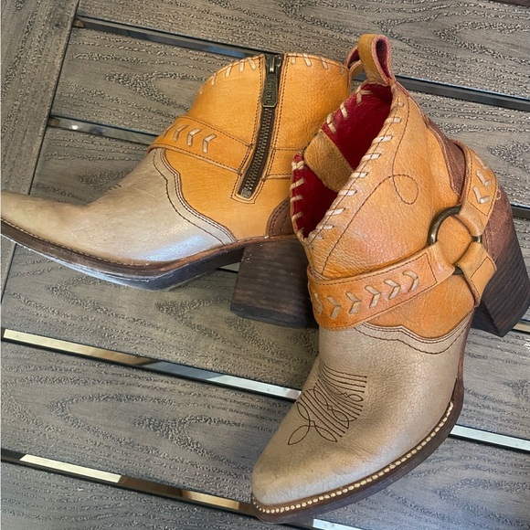 AwEsOmE! BED STU Tania Cafe Latte Lux Zip Leather Ankle boots Booties 9.5 - Picture 4 of 12